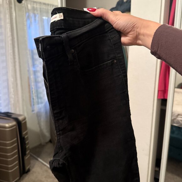 Levi Skinny Jeans - Picture 3 of 3